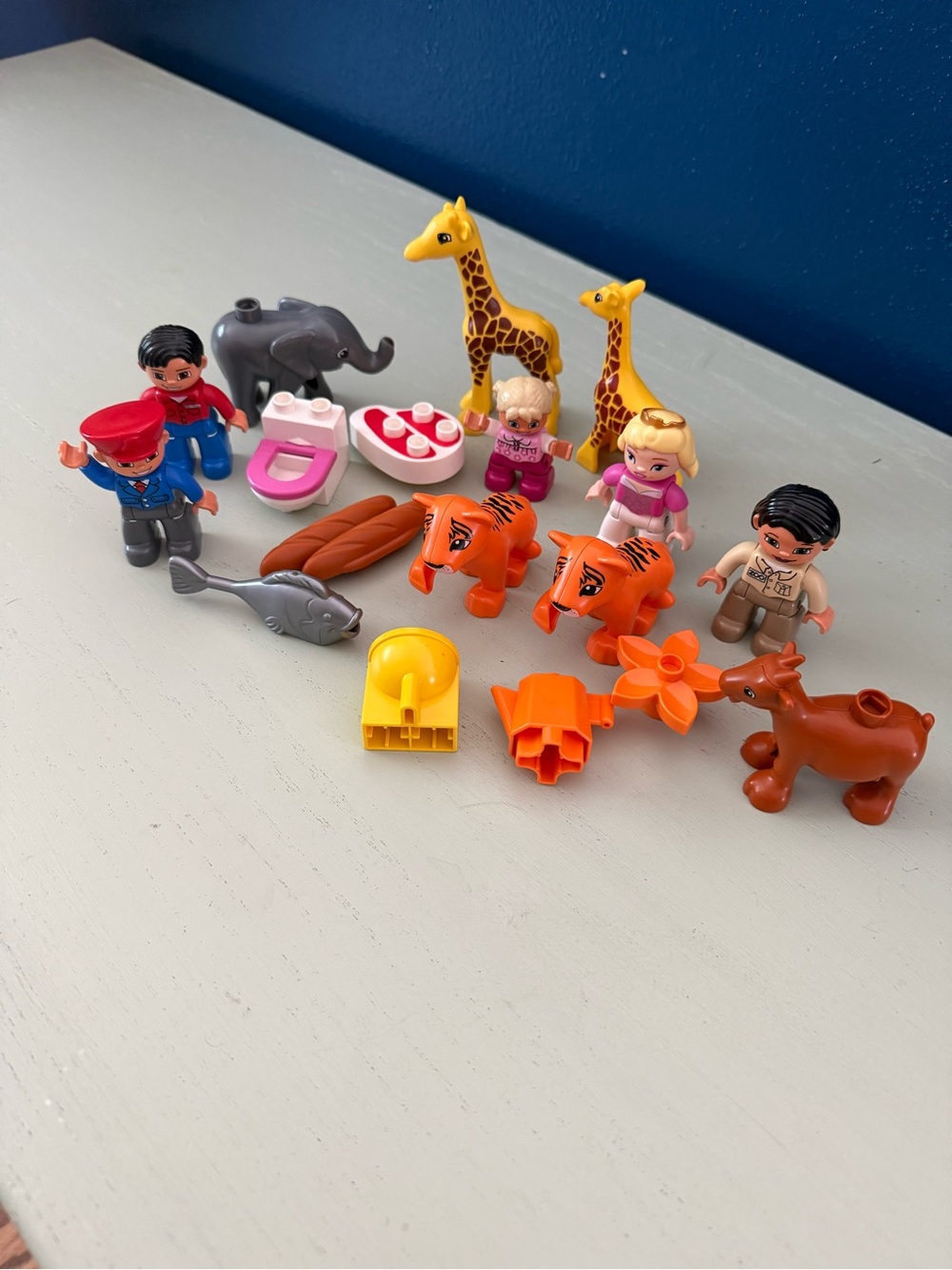 Lot of 18 Assorted LEGO DUPLO Zoo Animals People Food Elephant Tiger Figures EUC